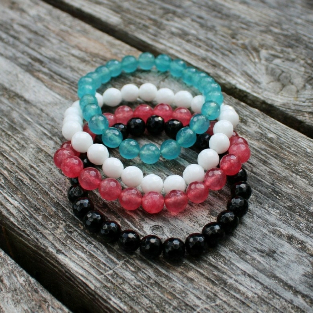 Jade/Onyx stack bracelets - Picture 8 of 10